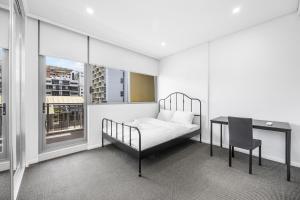 Stylish 2BR Stay – Near Cafés & Transport