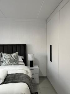 Condo in Sunninghill, Sandton