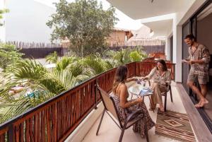 18-Bed 9BD Hotel Villa - Pool & Kitchen - Full Concierge