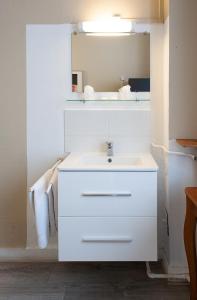 Hotels Hotel des Facultes : Chambre Double Économique avec Douche et Toilettes Communes
