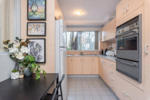 Cozy Double Room - Central Spot - Shared Bathroom