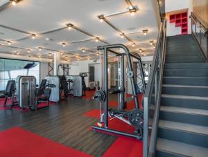 Magic Key Two-Bedroom Escape Near Disneyland With Free Parking