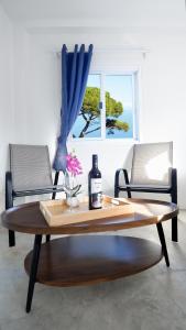 Three Monkeys Mae Nam beach