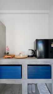 Three Monkeys Mae Nam beach