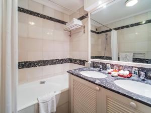 Saigon Domaine Luxury Residences