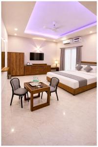 Hotel Rylvish Blue Inn Sagar Suite Near Jagannath Temple- Free Parking & Lift - Best Superior Hotel IN Puri