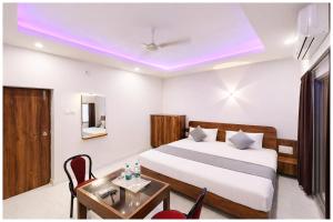 Hotel Rylvish Blue Inn Sagar Suite Near Jagannath Temple- Free Parking & Lift - Best Superior Hotel IN Puri