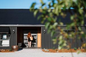 Arcadia - Refined Wellness Retreat with Scenic Views