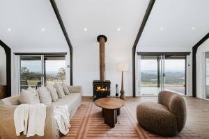 Arcadia - Refined Wellness Retreat with Scenic Views