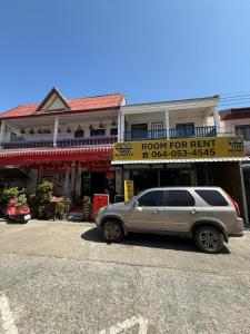 Three Monkeys Mae Nam beach