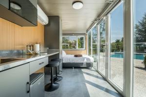 Nomad Cabin Phuketa cozy home terrace &pool&beach