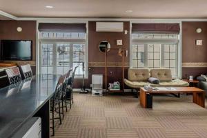 Biei Terrace 2F 専用玄関 127平米 85型スマートTV -駅前通り&景観条例地区-