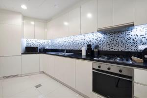 Premium 3BR Paramount Hotel Midtown Business Bay