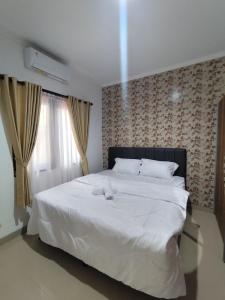 Royal villa nusa dua quiet 2BR with public pool