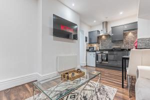 Beautiful 2-Bed apartment City Centre near LGI