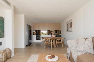 Nomaya Waterfront Getaway