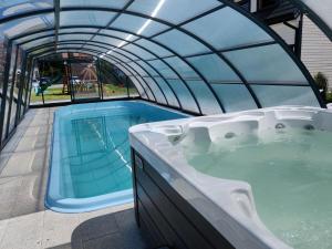 Osada Jantar resort z basenem krytym