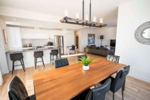 301 - Luxury Condo - Exceptional View & Pool
