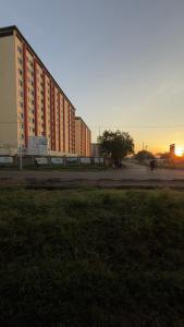 Modern 1-Bedroom Apartment Near Kisumu CBD, Free WiFi, Parking & Security