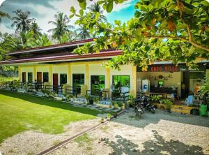 CocoVille Guesthouse Room for 4