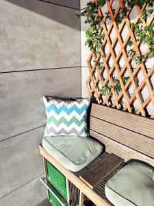 Central and luxurious floating home with garden