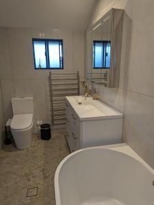 Fishermans Cottage with 4 Bedrooms