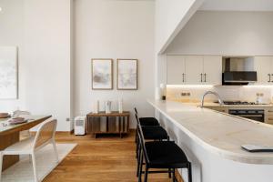 Upscale 4BR Loft Duplex plus Maid in Creekside, Creek Harbour