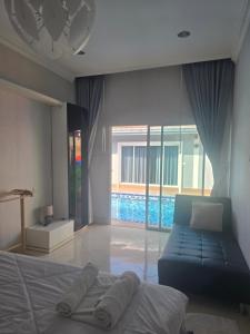 Sun Poolvilla Bangsaray