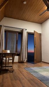 Ruah - Swiss Cabin near Kasauli