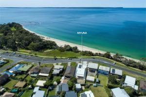 Myuna - beachfront pet-friendly coastal escape