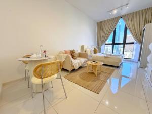 Majestic Charming Studio Suite with Infinity Pool