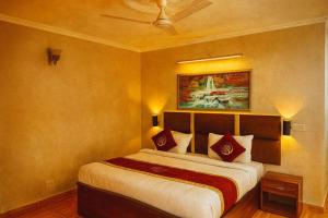 Hotel The great #ambience #balcony view #mountainview #parking