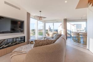 Deluxe brand new duplex for 4