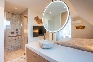 Deluxe brand new duplex for 4