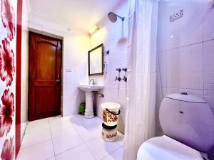 Hotel The great #ambience #balcony view #mountainview #parking