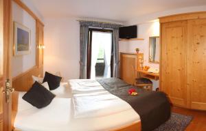 Family Room with Private Bathroom room in Hotel Alpenstuben