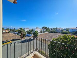Beautiful 4 bdr villa mins away from Fig tree bay!