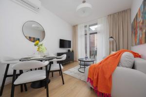 Apartment Krochmalna Browary Warszawskie with Air Conditioning and Parking by Renters Prestige