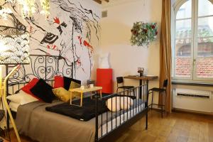 Lunar artistic loft