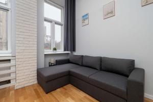 Black and White Studio Next to the Museum of Art by Noclegi Renters