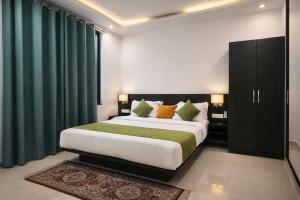 Around Stays-Rising Hills, Tapovan