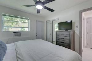 The Amazon by Holiday Park Near the Beach at Las Olas