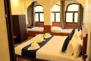 The Lake Haveli