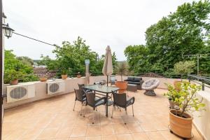 Luxurious Villa Mountain views & close to the sea