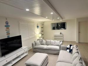 Spacious 3-Bed Ocean View Apartment