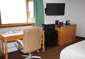 The Bluebird Motel Maine