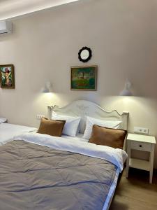 Sweet Home on the Rynok Square