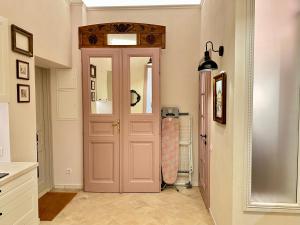 Sweet Home on the Rynok Square