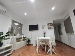Apartamento 2 dormitorios en centro histórico de Málaga, junto a Plaza de la Merced