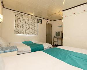 Phòng 4 Người Có Vòi Sen (Quadruple Room with Shower)